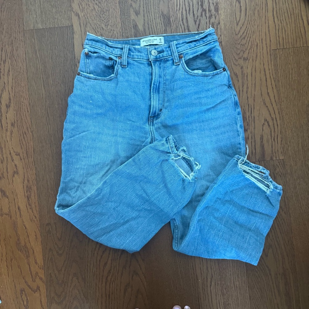 Abercrombie & Fitch Ankle Straight Leg Ultra High Rise Jeans 26 short